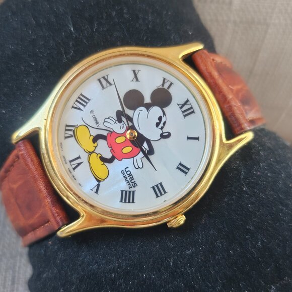 Vintage Lorus Quartz Wristwatch Minnie Mouse Disney Brown Leather strap Watch - Picture 2 of 11
